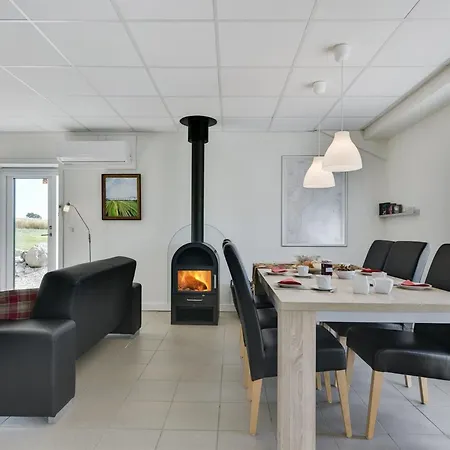 Henne - 2-5km From The Sea By Interhome