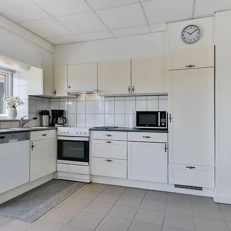 Appartement Henne - 2-5km From The Sea By Interhome