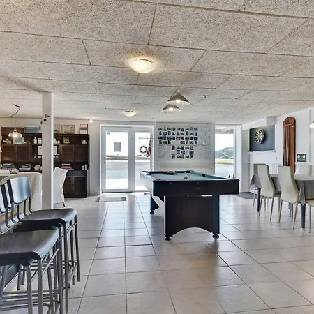 Henne - 2-5km From The Sea By Interhome